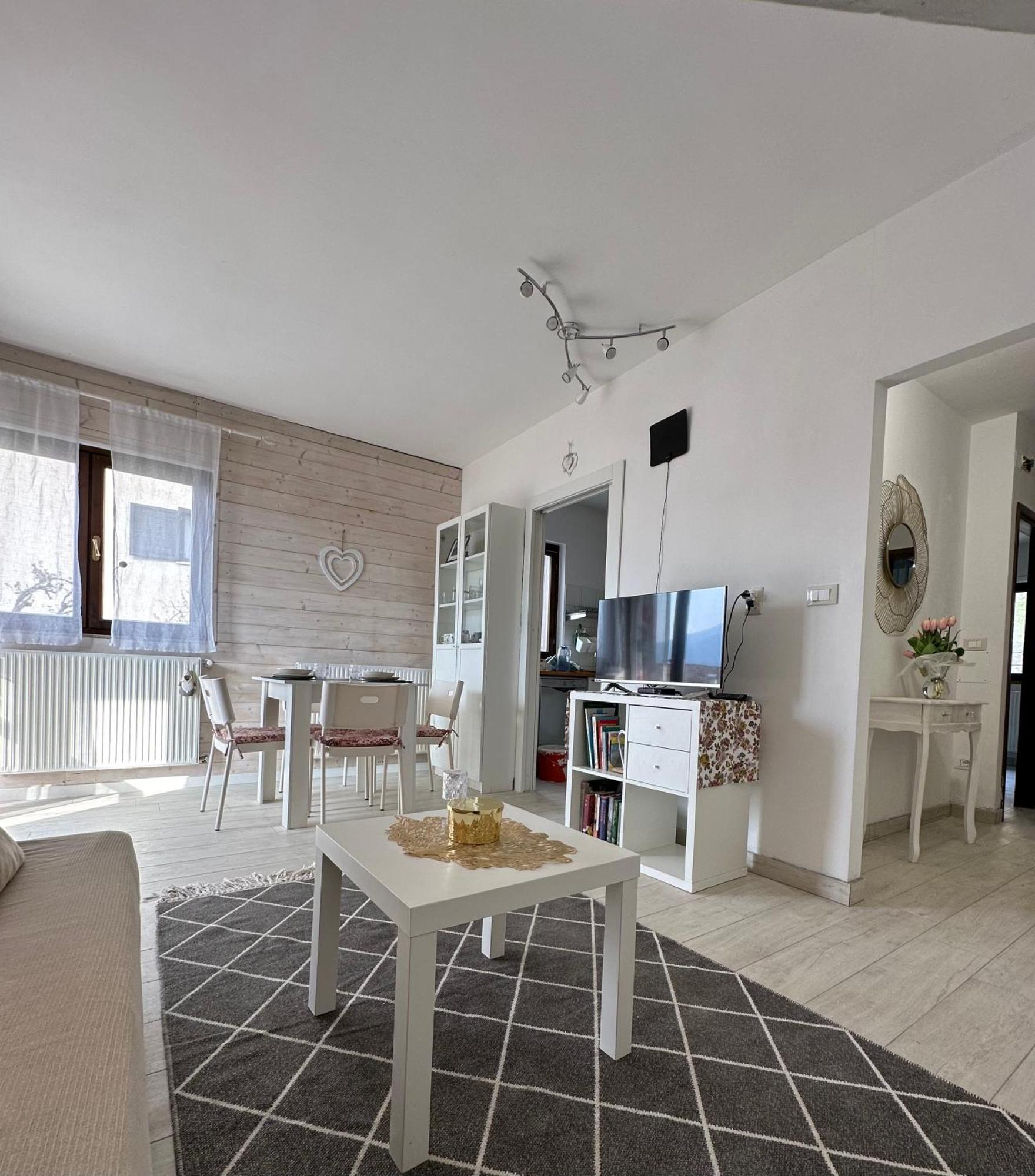 Lake Apartment Ischia White Tenna Buitenkant foto